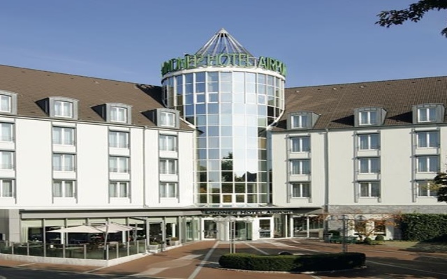 Отель Lindner Hotel Airport Германия, Дюссельдорф - 4 отзыва об отеле, цены и фото номеров - забронировать отель Lindner Hotel Airport онлайн вид на фасад