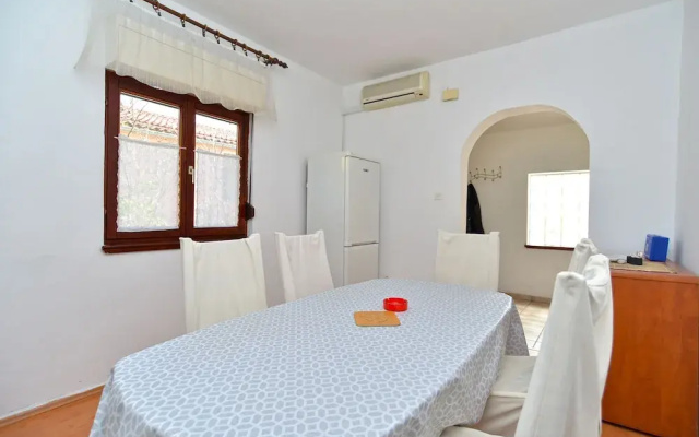 Apartment 623