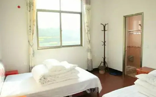 Lingshang Farmhouse