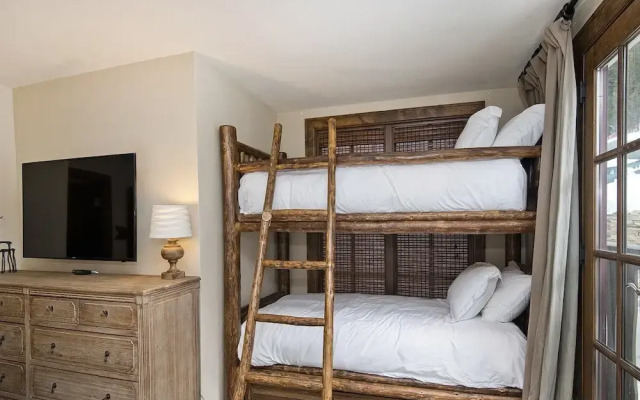Ascent Condo 111