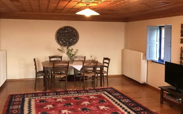 Chariklia Traditional House