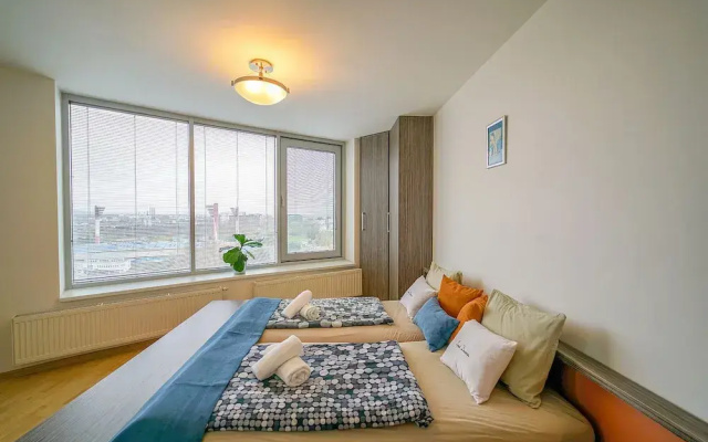 Slavic Spacious Apartment by CHORS