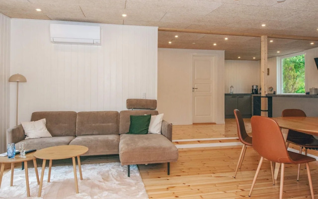 6 Person Holiday Home in Ebeltoft