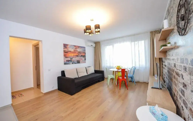 Bucharest Apartment - Two Bedrooms - 6 Guests - Cismigiu Gardens