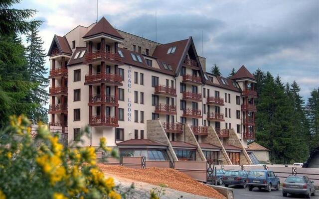 Pearl Lodge Hotel Смолян вид на фасад