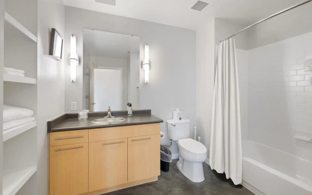 Austin Unique 1BD 1BA 2nd Street District Apartment