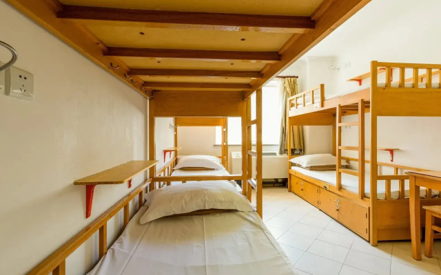 Zhaolong International Youth Hostel