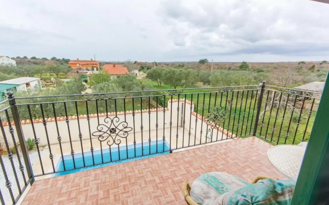 Stunning Home in Fondole With Jacuzzi, Wifi and 1 Bedrooms