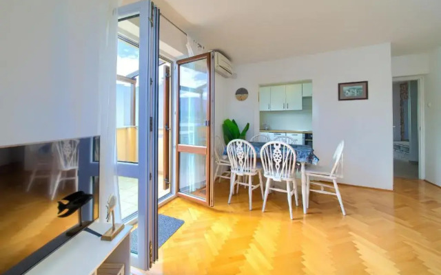 Apartment Frane