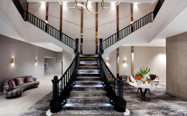 Отель Hilton Edinburgh Carlton вид на фасад