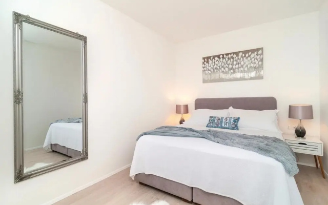 Nice Apartment in Podstrana With 1 Bedrooms and Wifi