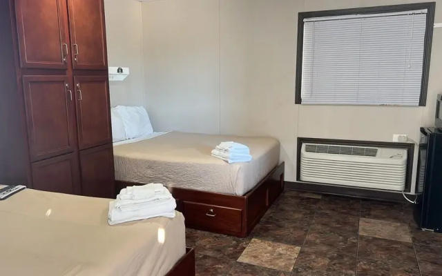 The Armadillo Hotel Karnes City