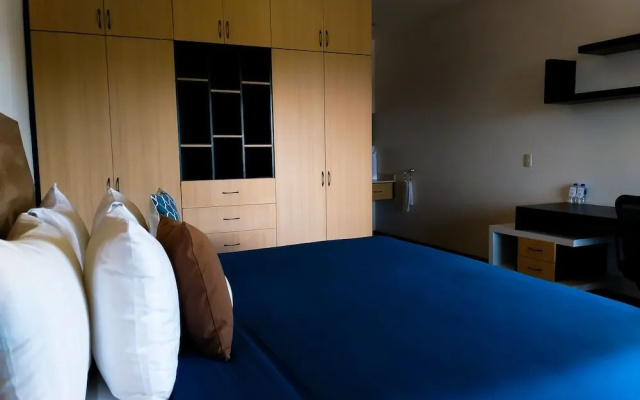 ROOM Hotel & Suites