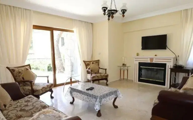 Villa AX12 by JoyLettings