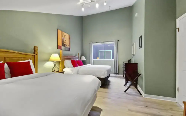 310 Snowblaze 2 Bedroom Condo by RedAwning
