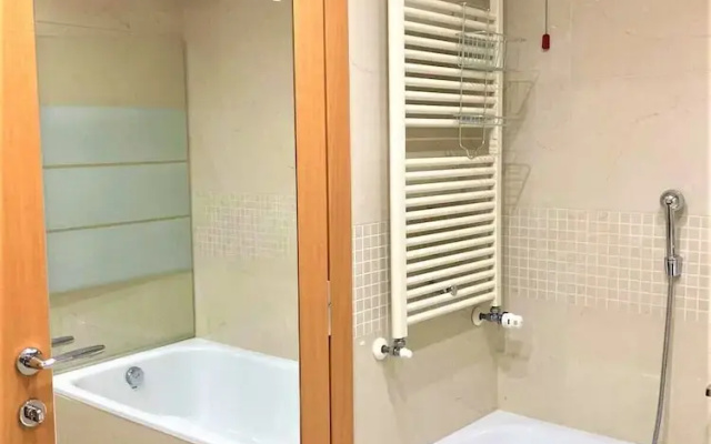 Borsa 1- Bright apartment with balcony