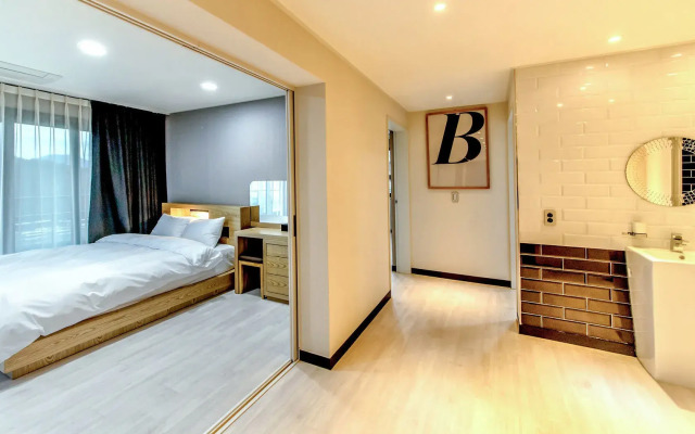 Nine Boutique Hotel