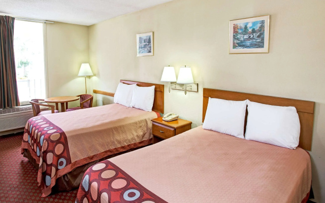 Super 8 by Wyndham Walterboro