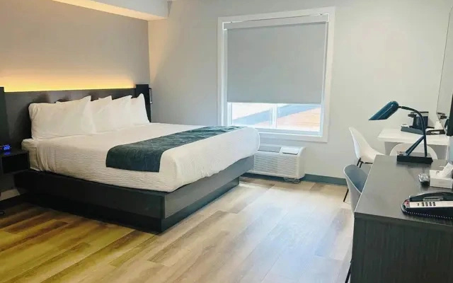 Studio 6 – Dryden, ON