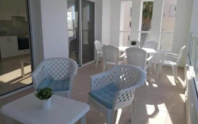 Dinglis Residences 31