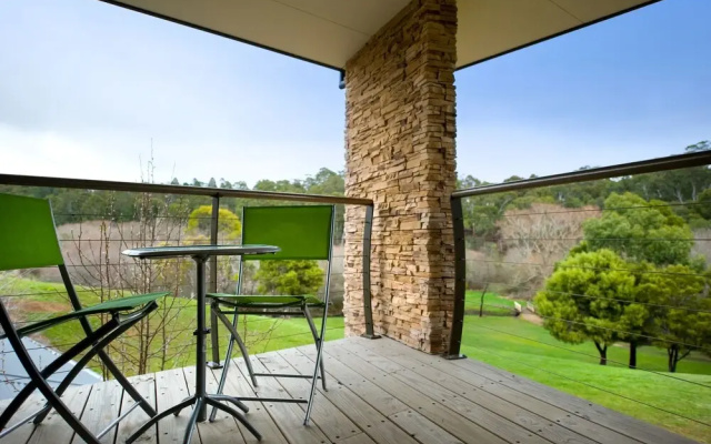 Lake Daylesford Lodge 2