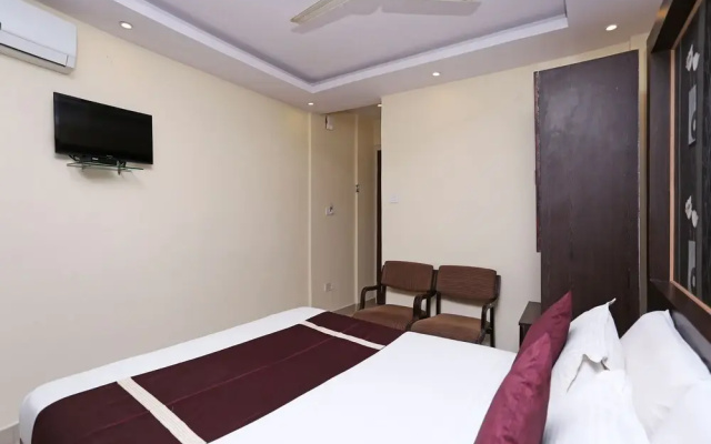 OYO 5586 Prakash Palace