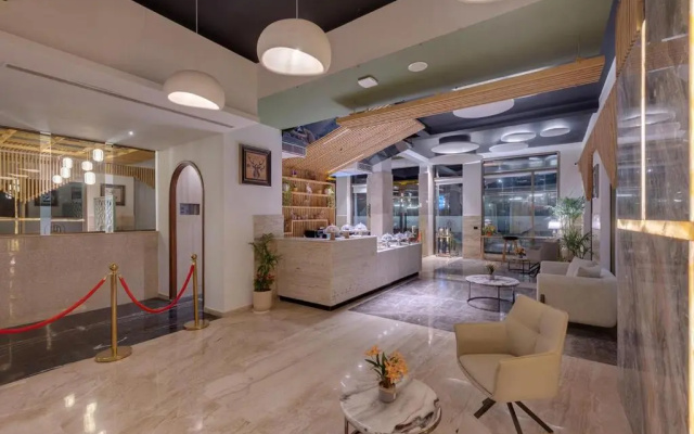 Hays AIR By Ahuja Residences - Golf Course Ext. Road & Sector 51