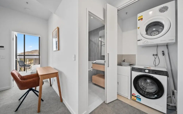Apartment With Gym and Indoor Pool Access