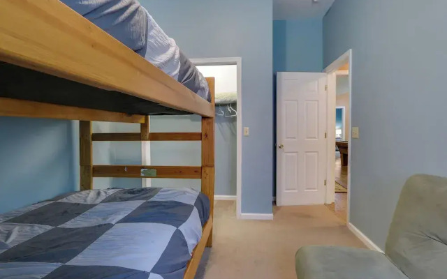 Spacious Mcgaheysville Home: Hot Tub & Pool Table!