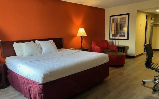 Ramada Lansing Hotel and Conference Center