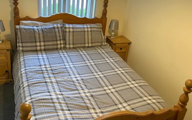 River Courtyard Ground Floor Apt 2BR Parking St Neots Town Centre