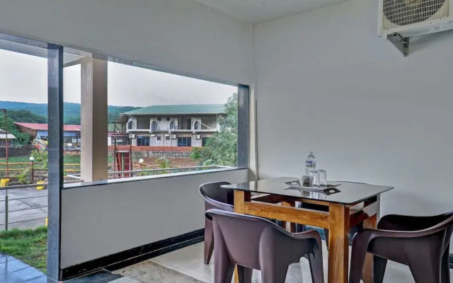 Hotel Lake Paradise