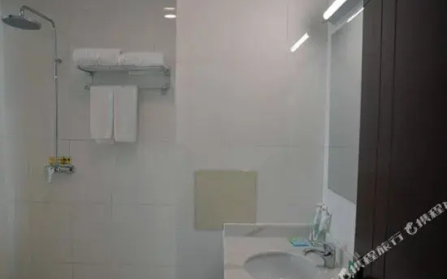 泰安田雨润华商务酒店