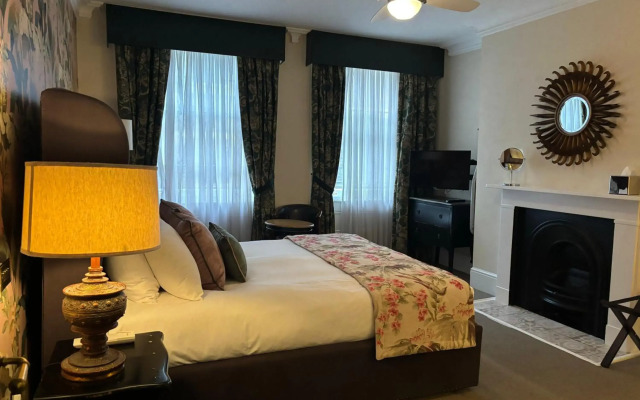 The Clerk & Well Pub & Rooms