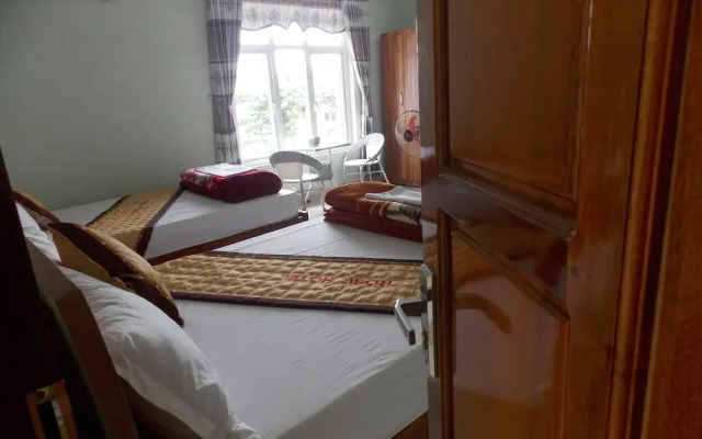 Rose Hotel