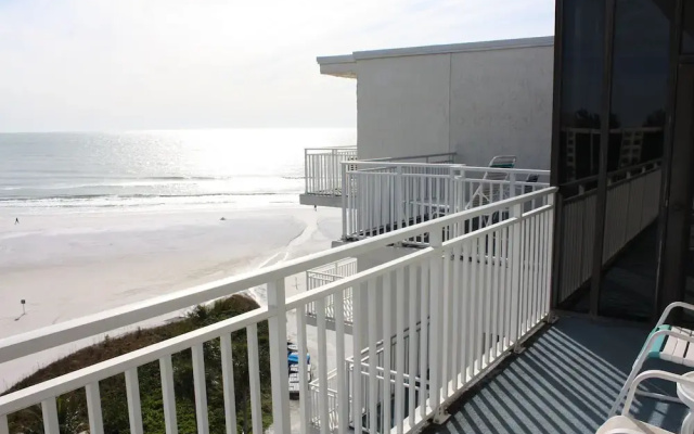 Jamaica Royale 802 - 2 Br Condo
