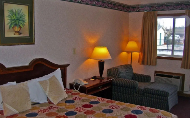 Colonial Inn
