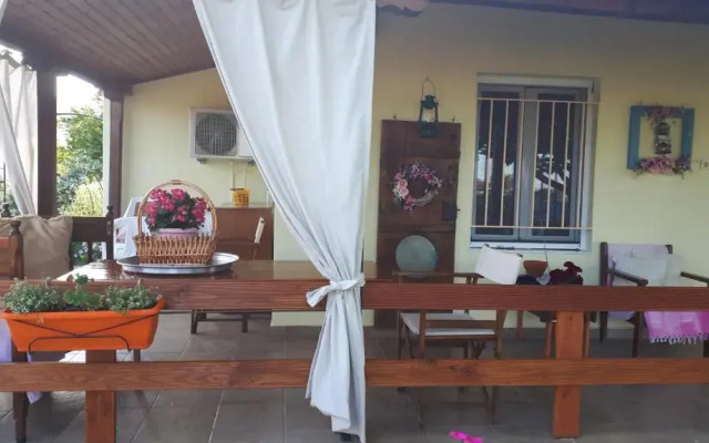 Platanos House
