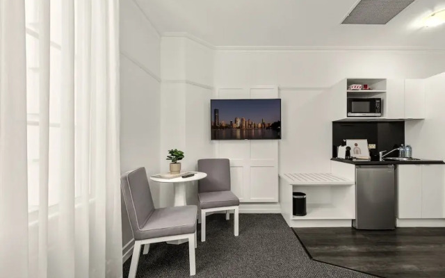 Studio Stay in Brisbane CBD Hotel Building