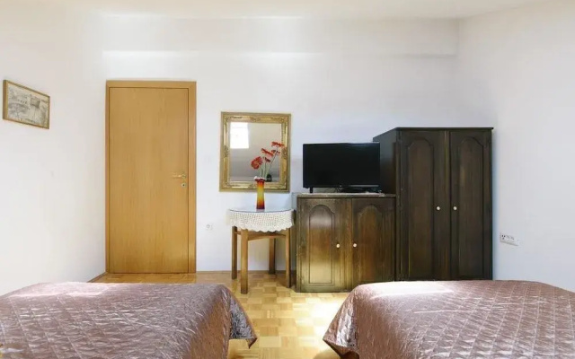 Apartment Maya