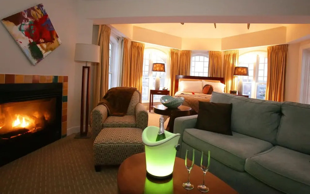 Hotel Blue