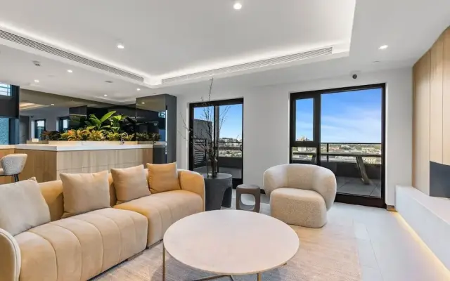 2-bed Inner-city Pad With Pool,