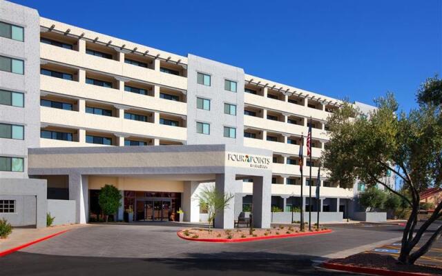 Four Points by Sheraton Phoenix South Mountain 0