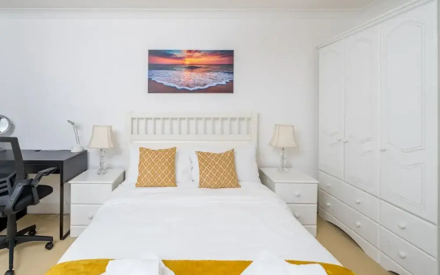 Deluxe 2Bed Duplex Apartment & parking