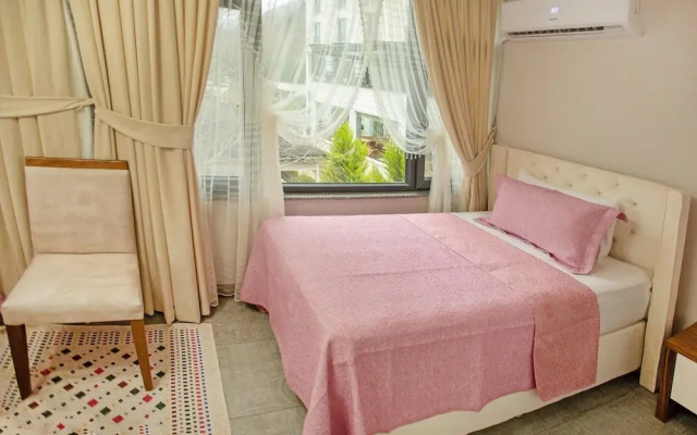Jolnar Garden Hotel