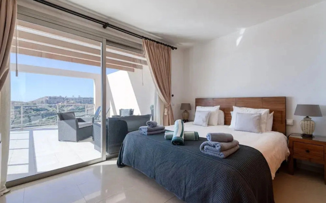 Lavish Villa Near Maspalomas Beach
