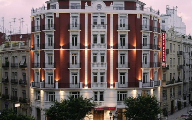 Отель Petit Palace Ruzafa Валенсия вид на фасад