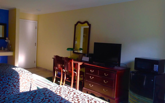 Beacon Inn and Suites
