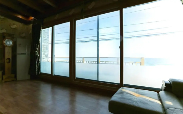 Uljin Sand Beach Pension