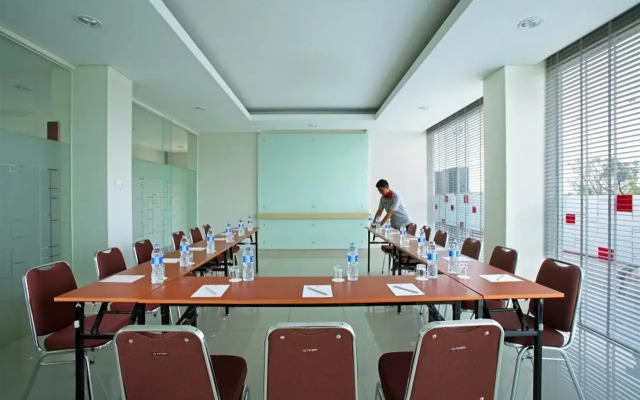 Amaris Hotel Bekasi Barat